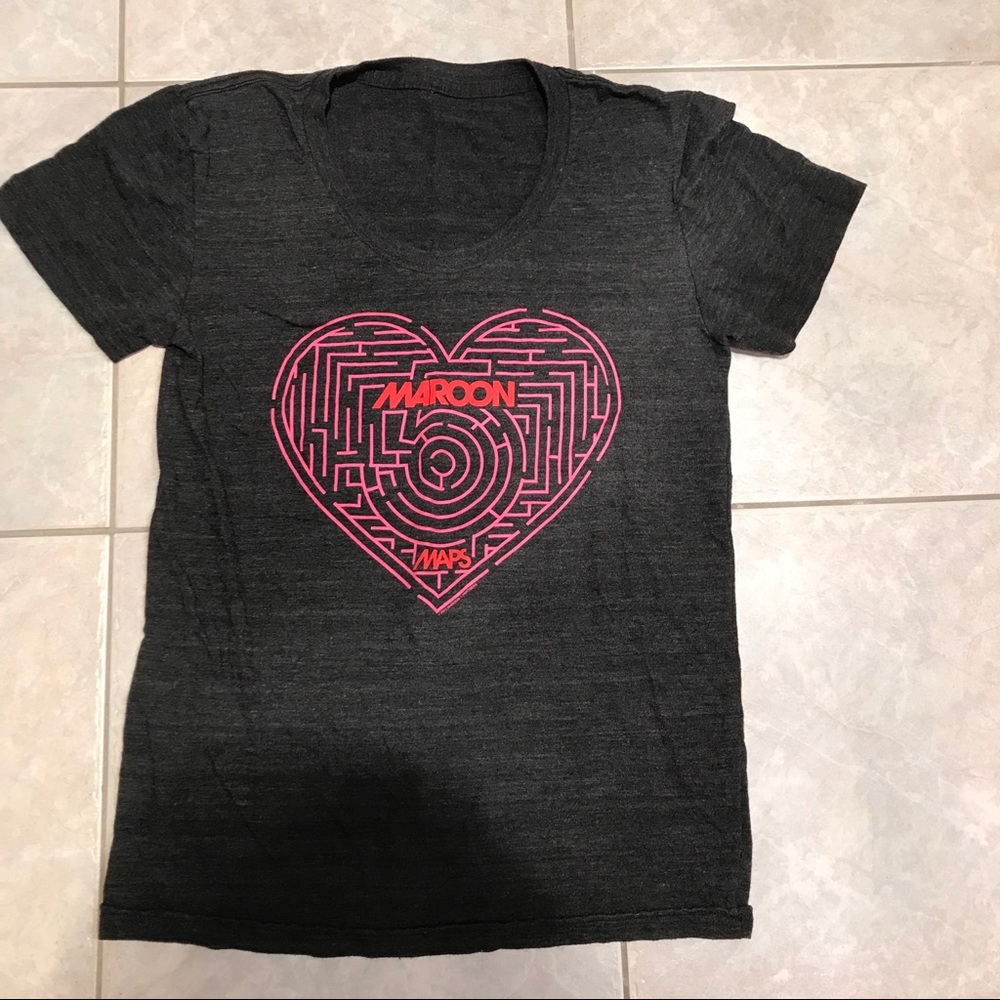 Maroon 5 Maps grey & pink crewneck T shirt